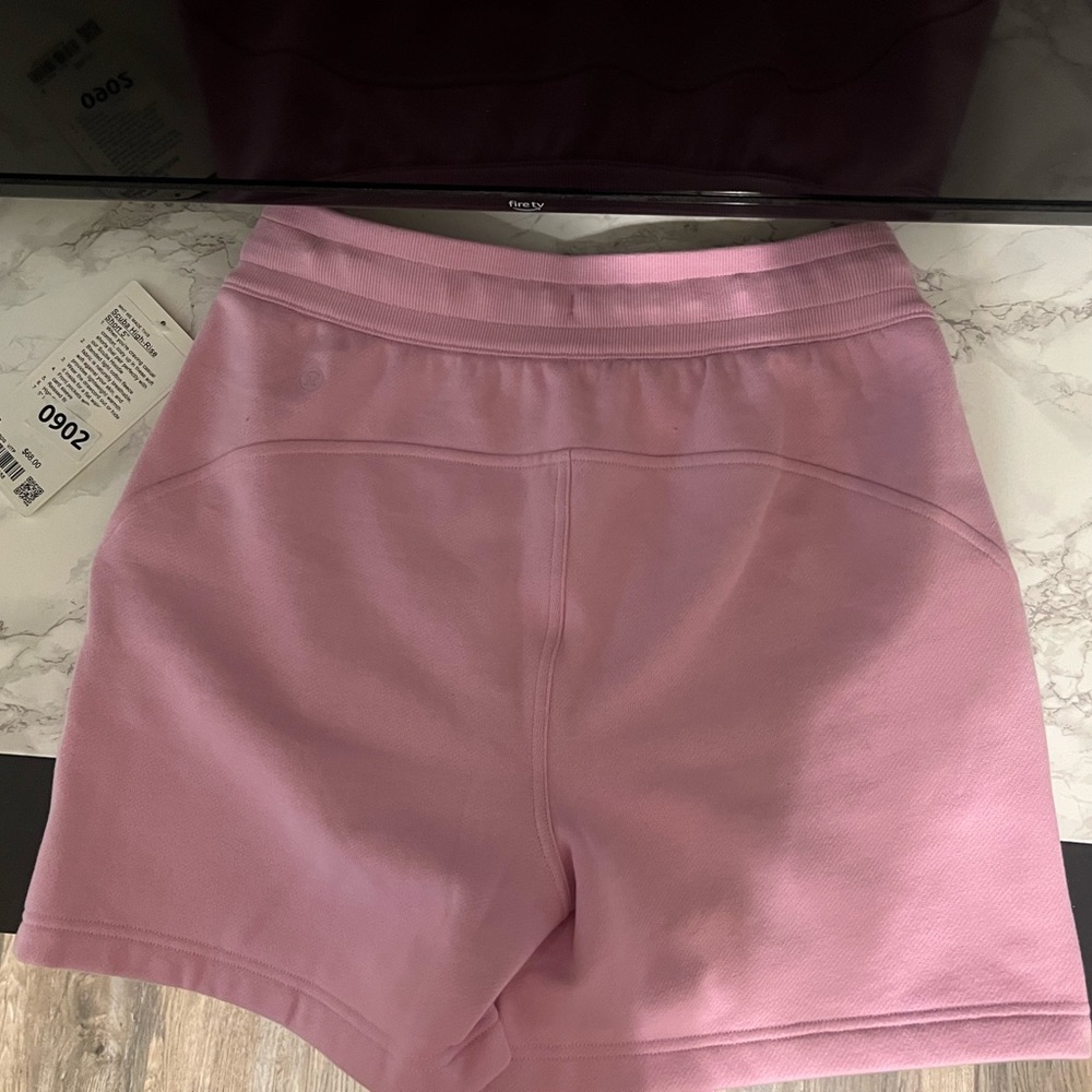 Lululemon scuba shorts - Picture 2 of 2